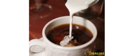 Γιατί δεν πρέπει να βάζετε γάλα στον καφέ σας